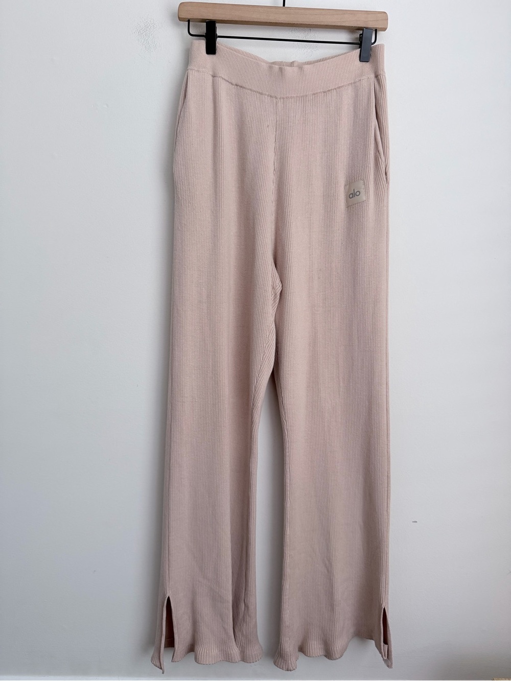 Alo Yoga Ribbed knit Wide Leg Pant beige
